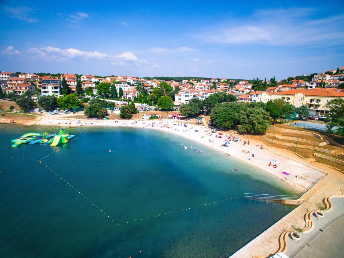 Holiday Apartment 50M From The Beach Pjescana Uvala Exteriör bild