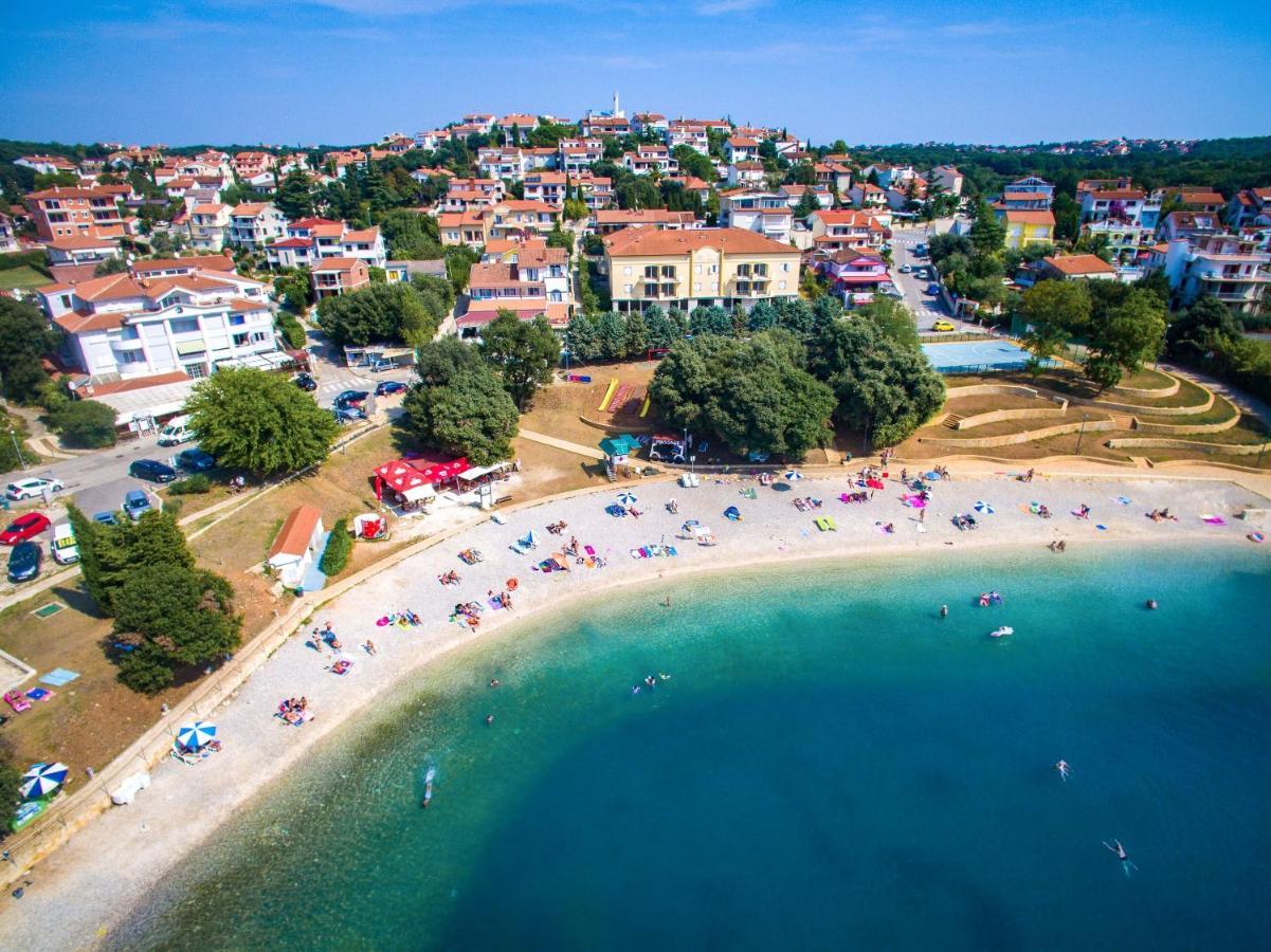 Holiday Apartment 50M From The Beach Pjescana Uvala Exteriör bild
