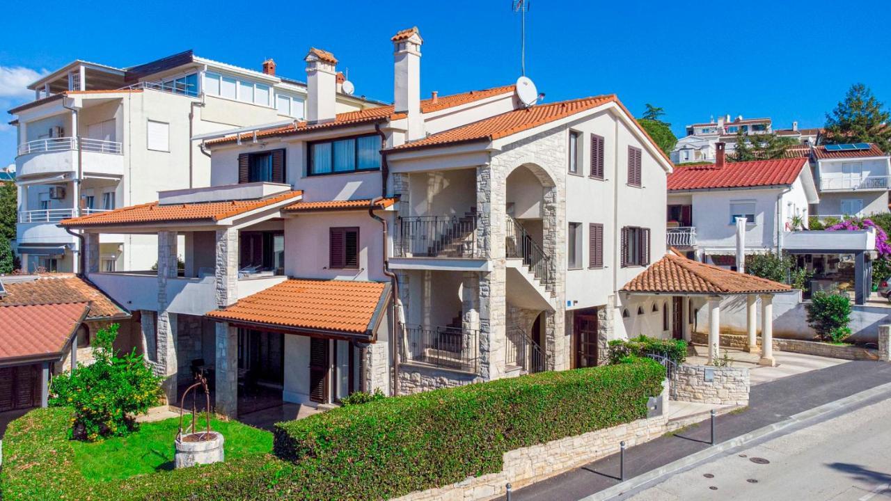 Holiday Apartment 50M From The Beach Pjescana Uvala Exteriör bild