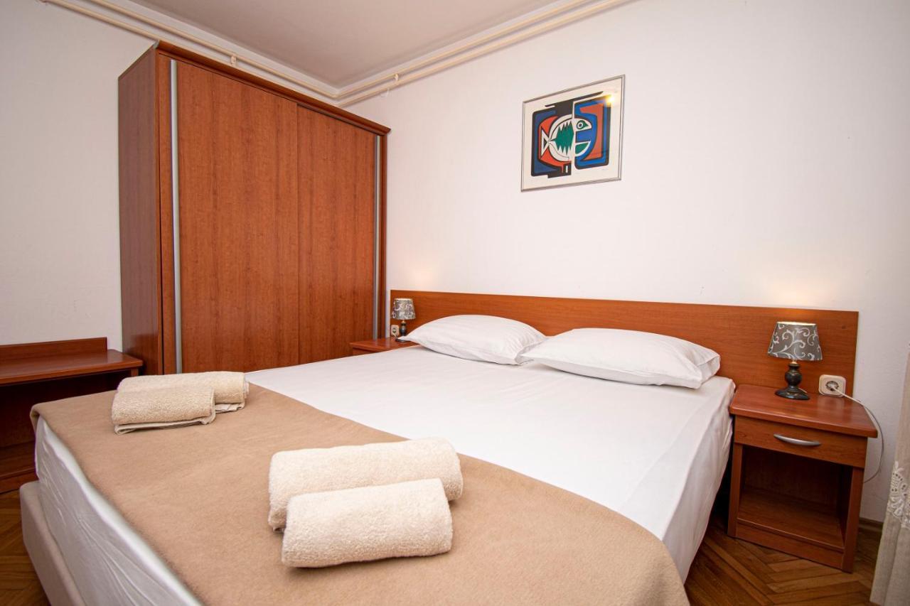 Holiday Apartment 50M From The Beach Pjescana Uvala Exteriör bild