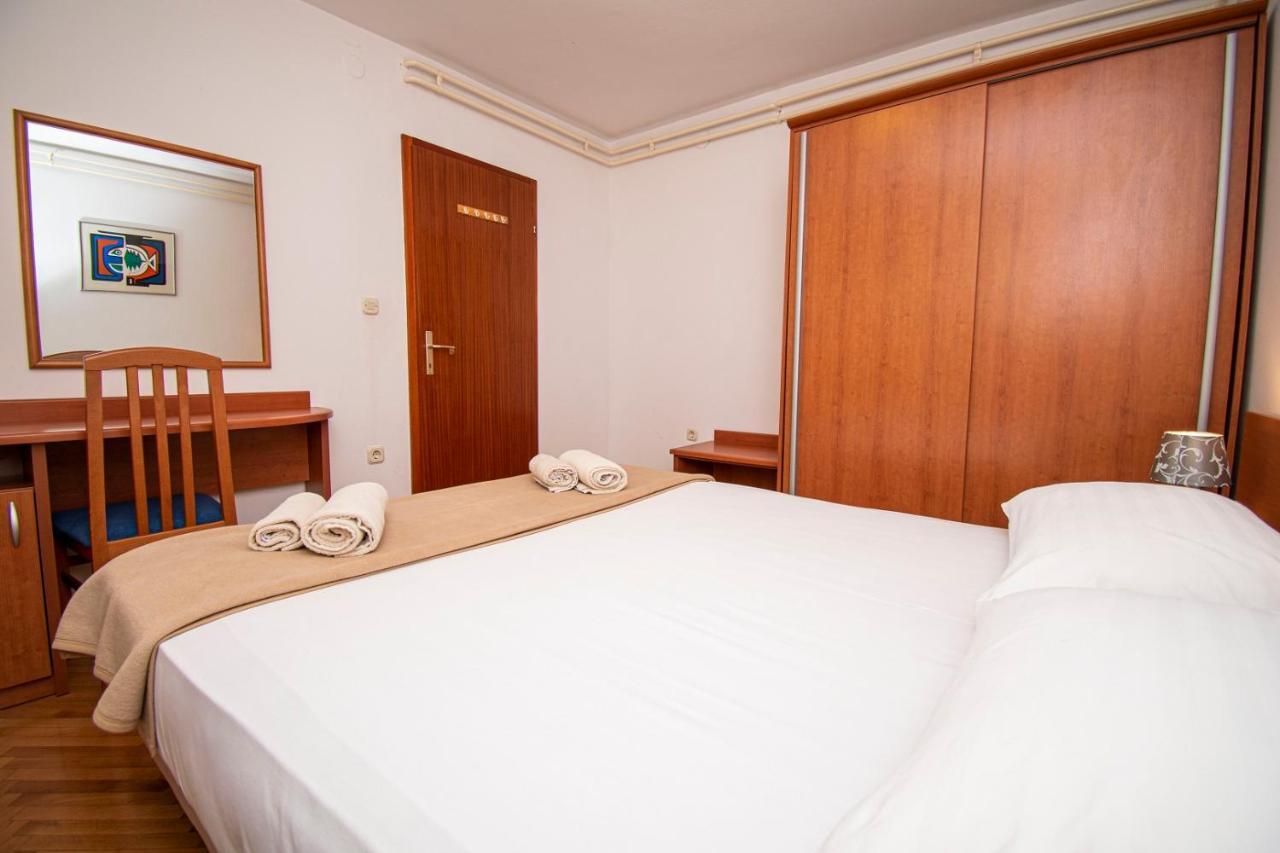 Holiday Apartment 50M From The Beach Pjescana Uvala Exteriör bild