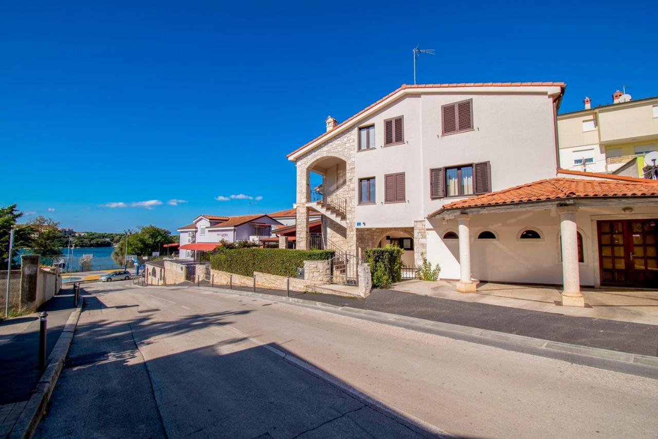 Holiday Apartment 50M From The Beach Pjescana Uvala Exteriör bild