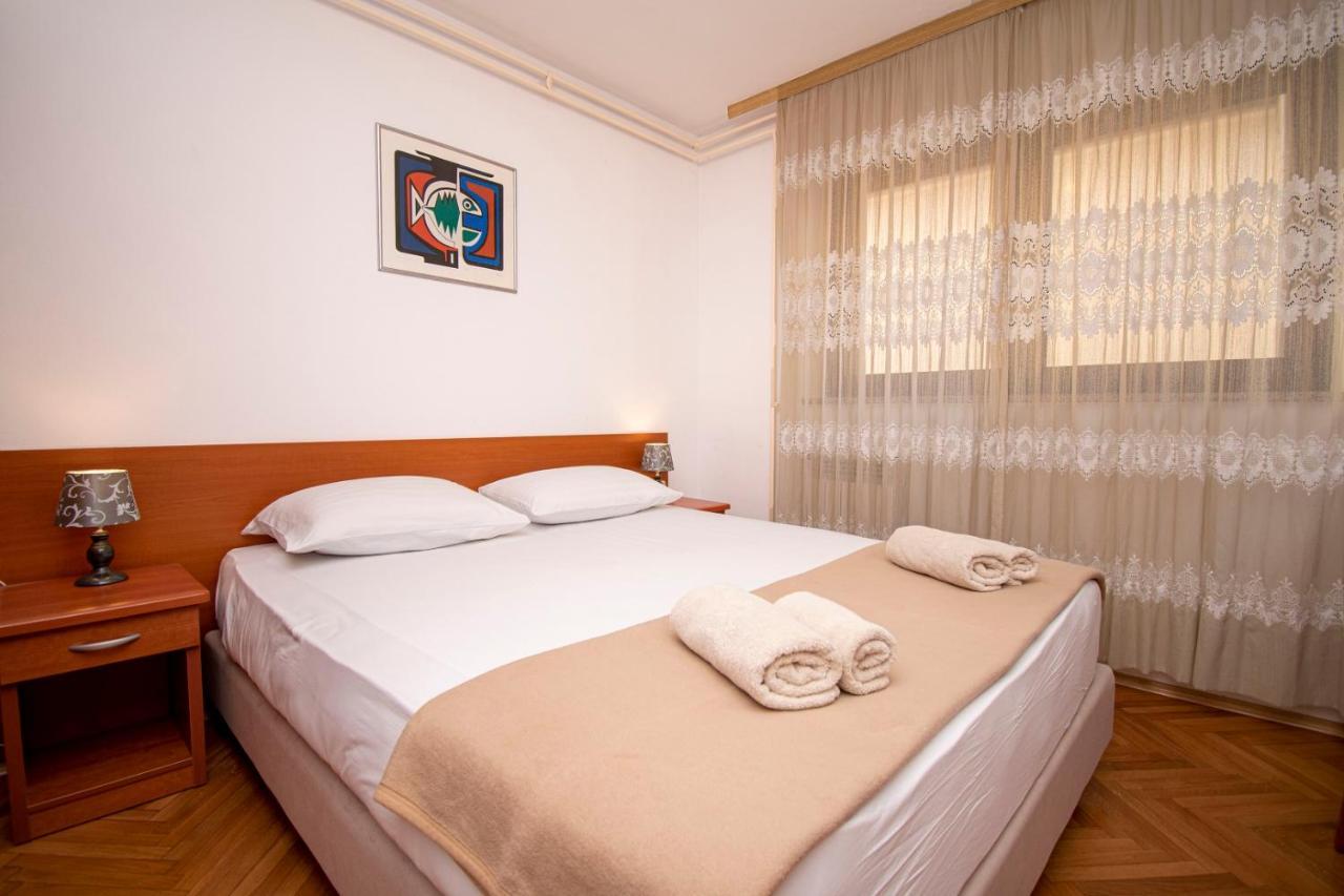 Holiday Apartment 50M From The Beach Pjescana Uvala Exteriör bild